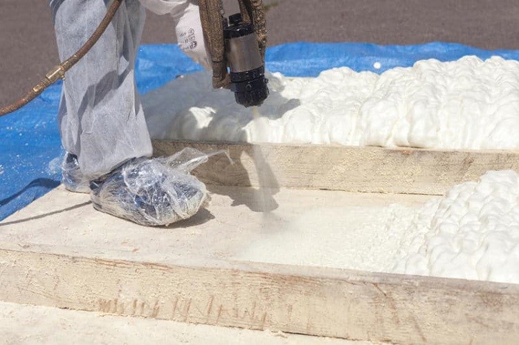 پاک کردن اسپری فوم پلی اورتان از روی سطوح مختلف
